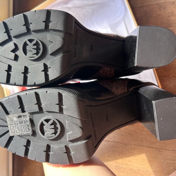 MICHAEL Michael Kors Womens Cramer Bootie Leather Almond Toe Ankle Fashion Boots - Picture 3 of 4